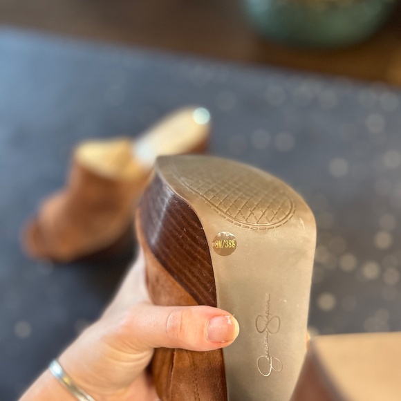 Jessica Simpson Brown Suede Wooden Platform Heels size 9 never worn - Picture 4 of 6